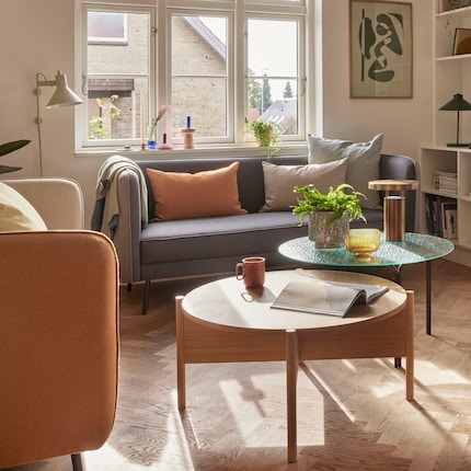 Dimensions: 170 x 74 x 76 cm | Material: polyester, iron | Image: Hübsch