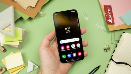 De face, le Samsung Galaxy S22 ressemble à s'y méprendre au S21. / © NextPit