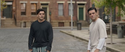J'oublie toujours qu'Oscar Isaac joue les deux rôles. C'est comme s'il s'agissait de deux personnes différentes.