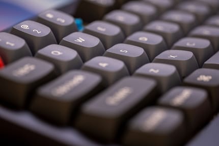 La version ANSI est livrée avec des keycaps et des switches.