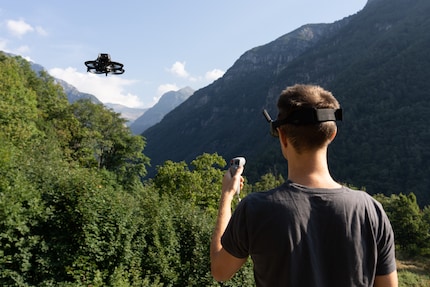 Me and the DJI Avata in the Verzasca Valley – the new FPV is definitely fun.