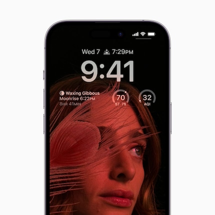 The Always-On Display is said not to suck the battery dry thanks to a refresh rate of one hertz.