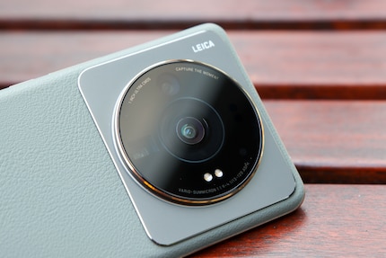 Les objectifs à l’arrière du Xiaomi 12S Ultra.