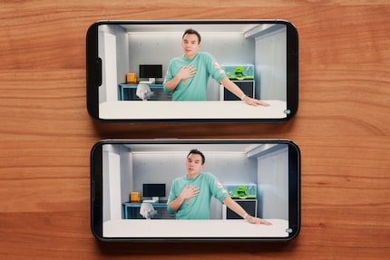Pour certains formats vidéo, la nouvelle encoche de l'iPhone 14 Pro (en haut) empiète davantage sur l'image que celle de son prédécesseur (en bas).