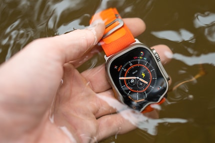 The Ultra is waterproof up to 40 metres. The only thing I’ll dip my hand into is the Töss river.