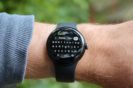 Il est préférable de ne pas saisir de texte sur le clavier de la Pixel Watch.