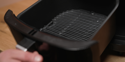 The grill plate in use.
