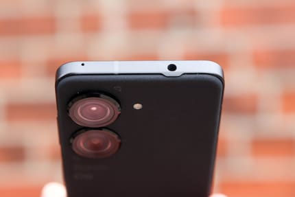 Prise de 3,5 mm sur le bord supérieur du Zenfone 9.