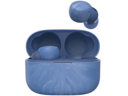 Le nouveau modèle est disponible en bleu et avec des motifs en marbre