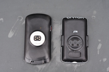 On the left: Garmin Edge 1040 Solar, on the right: Bryton Rider S800.