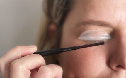Appliquer avec précaution, puis attendre. Je vous laisse voir le résultat tout en bas de l’article.