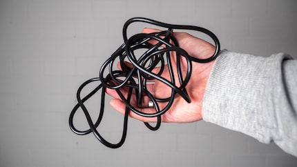 Looks like a power cable but it’s actually the solution. Rope skipping is definitely better with a rope.