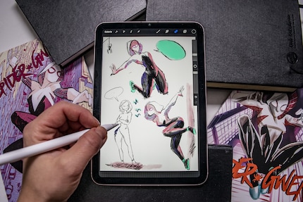 Quand j’utilise la tablette comme carnet de croquis, je trouve sa taille très agréable.
