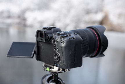 Der Body der neuen Canon ist an den richtigen Stellen rund. Er passt mir perfekt.