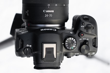 Gut: Der Video-/Foto-Switch links. Schlecht: Der Record-Button rechts hat keinen Druckpunkt.