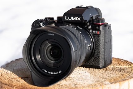 À sa sortie, le S5II coûte moins cher que les appareils concurrents. Il est même proposé en kit (avec l’objectif solide 20-60 mm f/3.5-5.6) à un prix moins élevé que le nouveau Canon EOS R6 Mark II, par exemple.