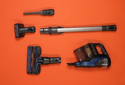 Les accessoires du Philips XC8045/01 Speed Pro Max.