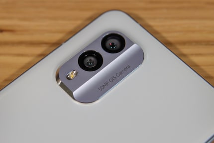 Deux caméras suffisent au Nokia X30.