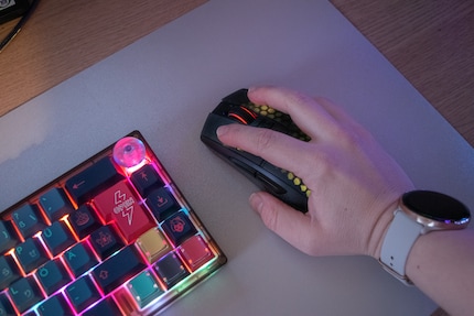 The Roccat’s shape feels comfortable, even if you have small hands.
