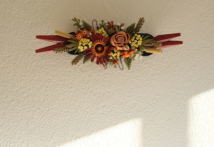 Sur le mur, la base sombre ne se remarque que lorsqu’on la regarde de côté.