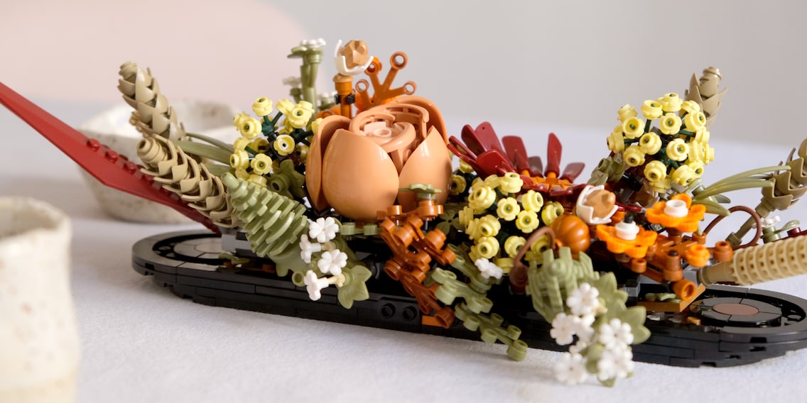 Lego’s very first dried flower bouquet – a worthy Valentine’s Day gift?