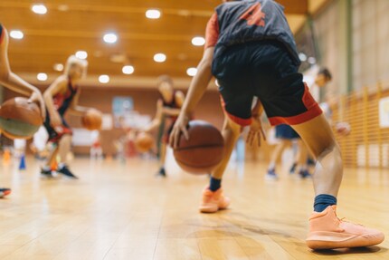 Les douleurs au niveau du tendon rotulien ne sont pas rares chez les enfants et les jeunes.