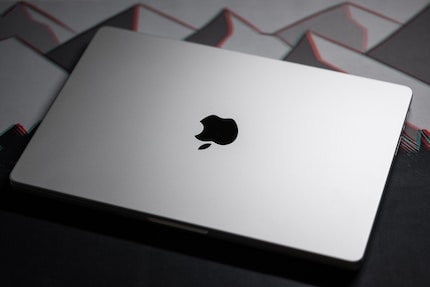 The MacBook Pro is a gem. It’s a bit bigger and heavier – and also nice.