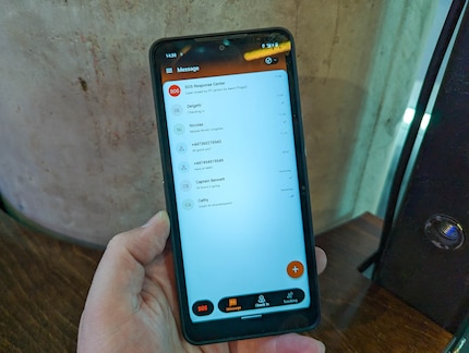 Bullitt Satellite Messenger : appel d’urgence et textos dans une seule application.