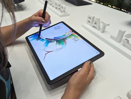 Le TCL Nxtpaper est agréable pour dessiner.