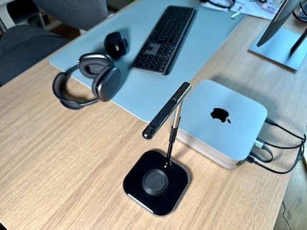 Le pied pour casque Satechi devra sans doute bientôt céder sa place sur mon bureau.