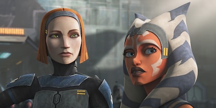Bo-Katan Kryze (à gauche) au temps du siège de Mandalore.