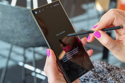 Avec le stylet, vous pouvez prendre des notes sans déverrouiller le smartphone.