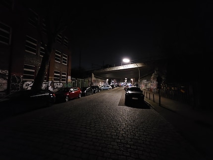 La caméra grand-angle la nuit.
