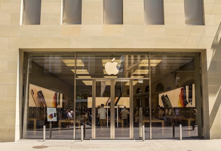 The Apple Store in Basel - where Android users can go to update.