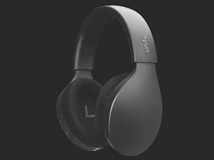 The headphones are only available in black.
