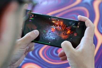 En réalité, l’écran est plus beau qu’à travers l’objectif de l’appareil photo.