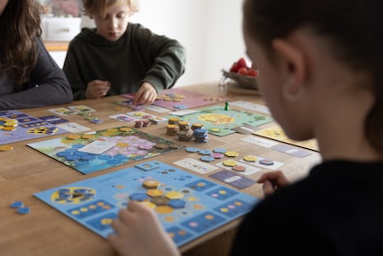 Markus Lehmann aime jouer avec ses enfants à des jeux qui permettent d'apprendre quelque chose en même temps.