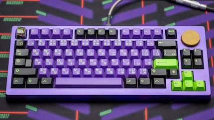 I much prefer the knob on my keyboard with the patina.