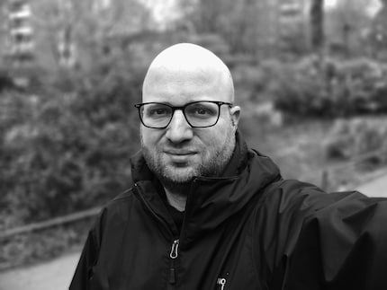Portrait à 35 millimètres en noir et blanc.