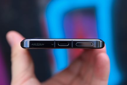 Le port USB-C accepte jusqu’à 120 watts.