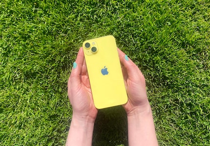 Apple goes yellow in its 14 model line.