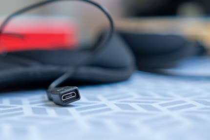 Micro USB. Why? My theory: somewhere in China, there’s a warehouse the size of Switzerland. In it are micro USB cables and ports, being sold at dumping prices. I have no other explanation for why manufacturers are still using this standard in 2023.