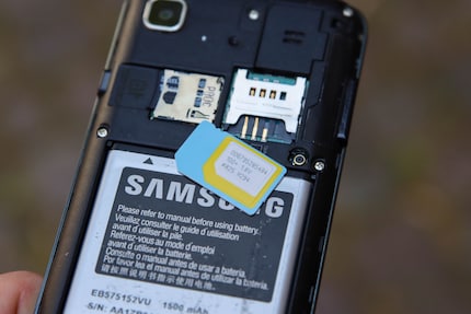 Le vieux smartphone n’accepte pas ma carte SIM.