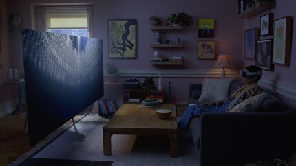 Looks cool at first glance, but when you look again there are too many drawbacks. Here, the Vision Pro as a home cinema.