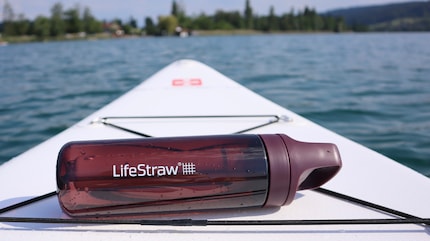 En stand-up paddle, la Lifestraw Go est mon compagnon