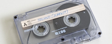 Une vieille cassette type II. L’ancien propriétaire devait sûrement avoir l’intention de les réenregistrer.