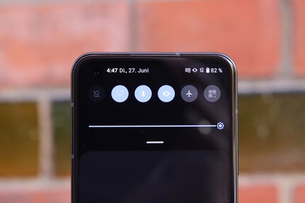 Small icons provide more accessible quick settings.