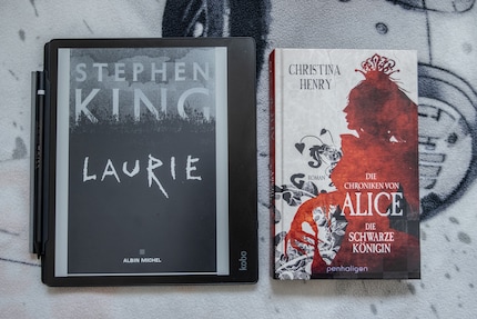 La Kobo Elipsa est plutôt grande pour une liseuse électronique.