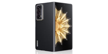 La version du Honor Magic V2 avec dos en plastique est plus fine.