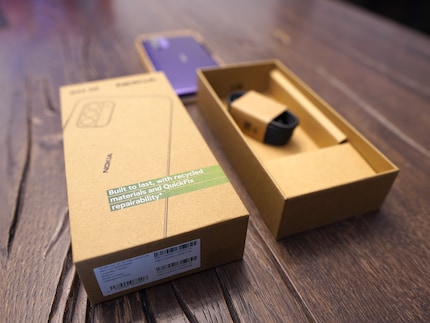 Le G42 est livré dans un carton simple, sans chargeur.